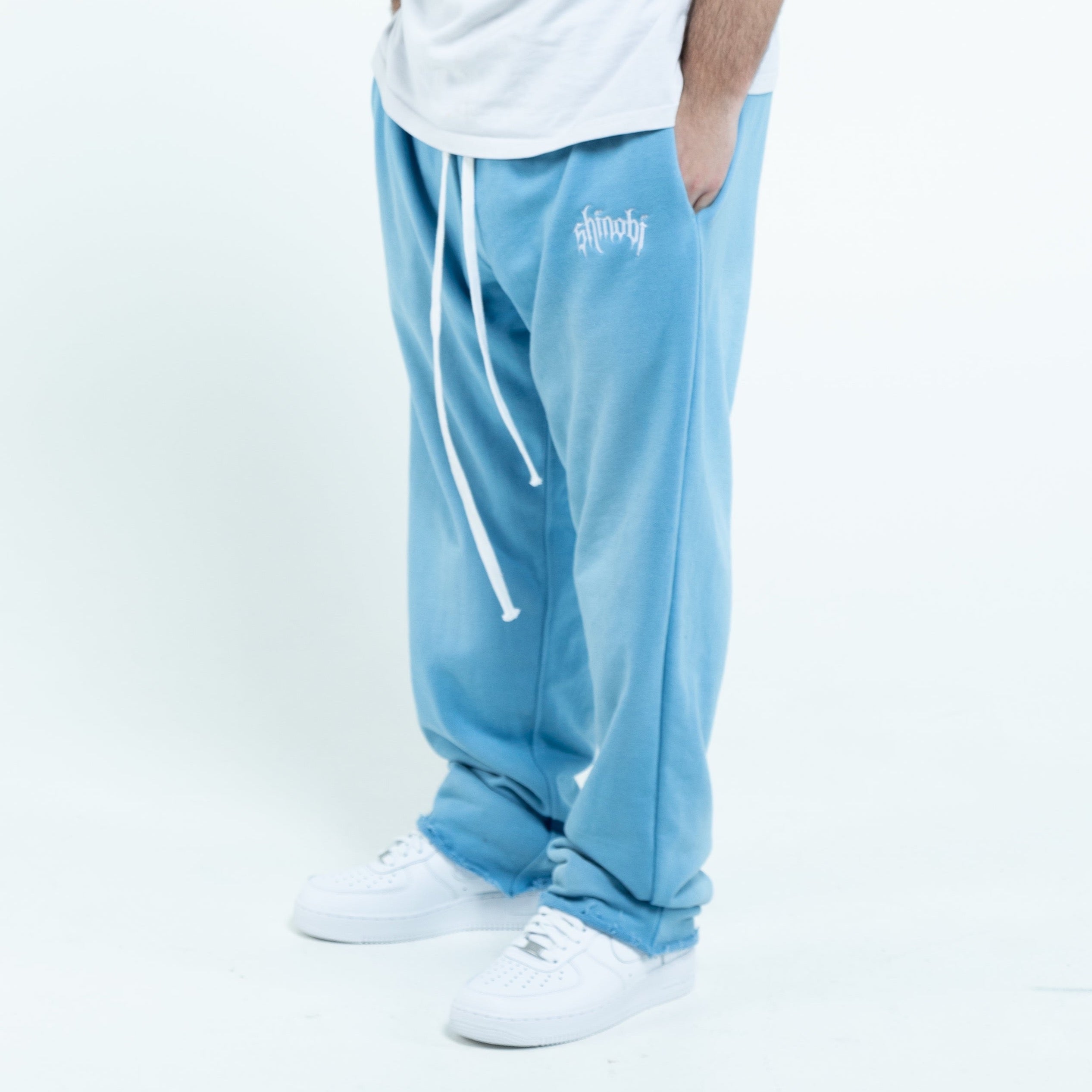 BLUE BAGGY SWEATS