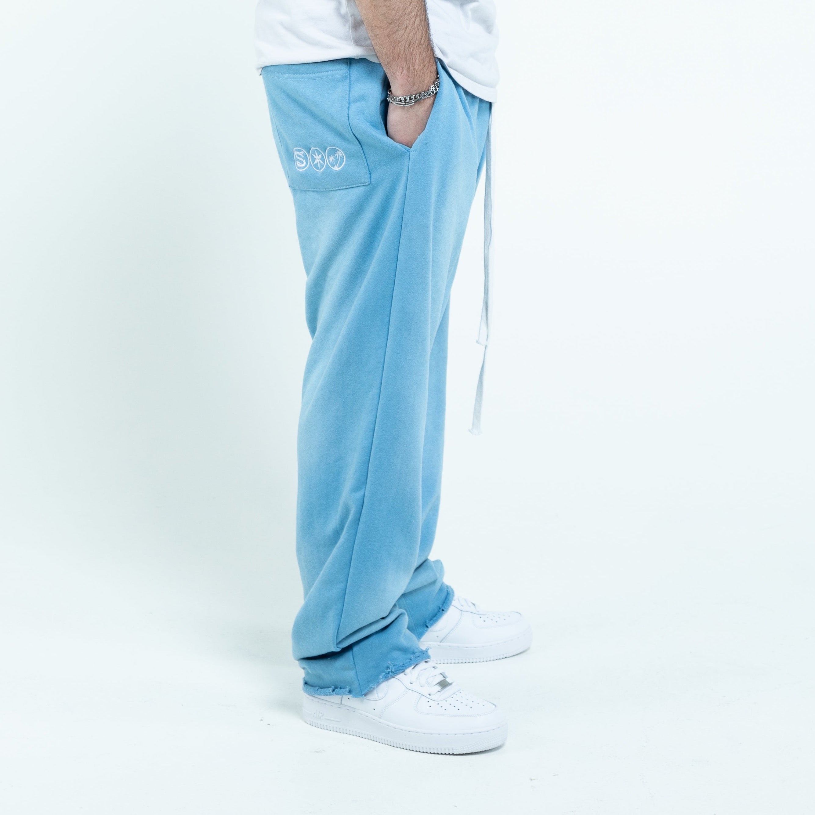 BLUE BAGGY SWEATS